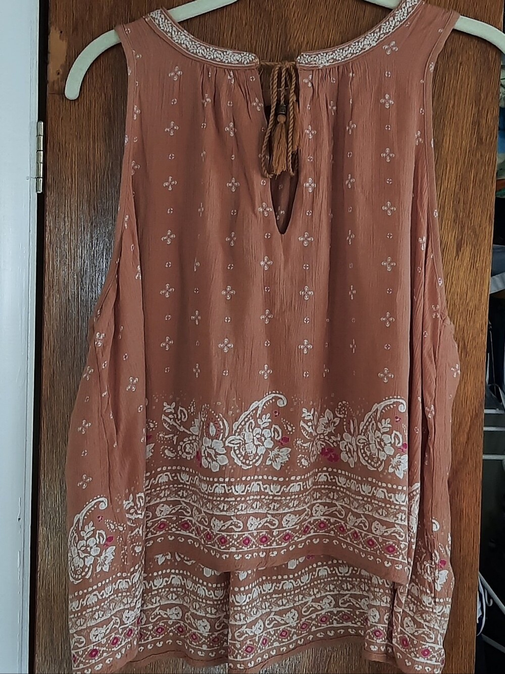 Flowy Sleeveless Top⁷